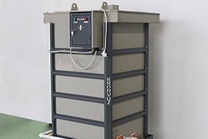  Фото установки для приготовления электролита УДЭ-02 вид сбоку