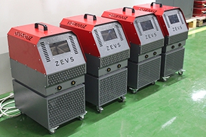 Фото зарядно-разрядных устройств серии ZEVS-R вид сбоку