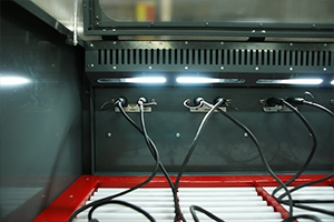 Подсветка рабочего места на зарядно-разрядном шкафу серии Светоч-Авиа-04