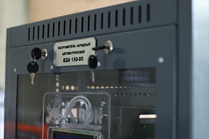 Фотографии автоматического зарядно-разрядного выпрямителя для тяговых аккумуляторов серии ВЗА-Р