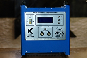 Фотографии зарядно-разрядного устройства серии Зевс-Т-Р для аккумуляторов погрузчиков