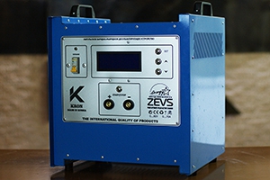 Фотографии зарядно-разрядного устройства серии Зевс-Т-Р для аккумуляторов погрузчиков